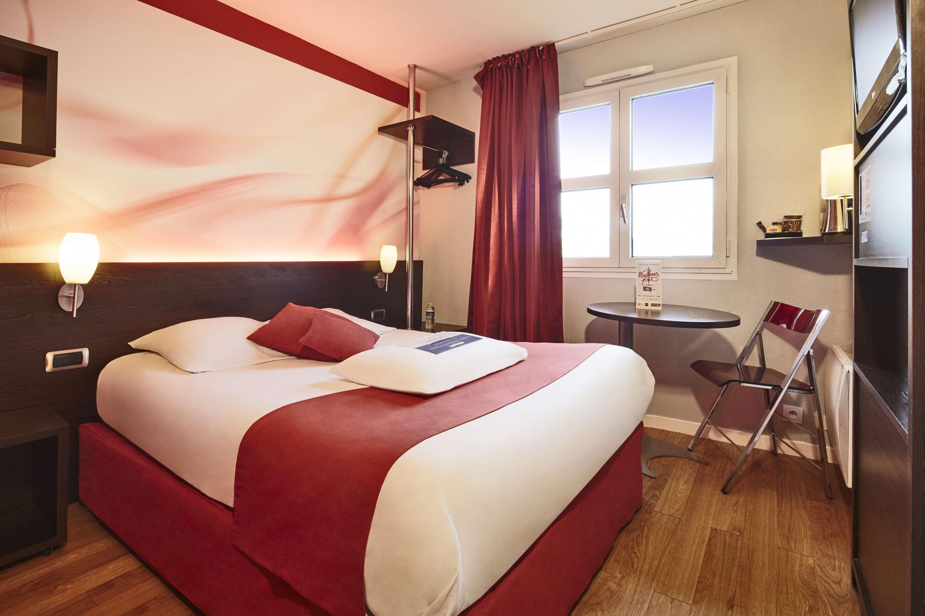 Kyriad Hotel La Flèche Eksteriør billede