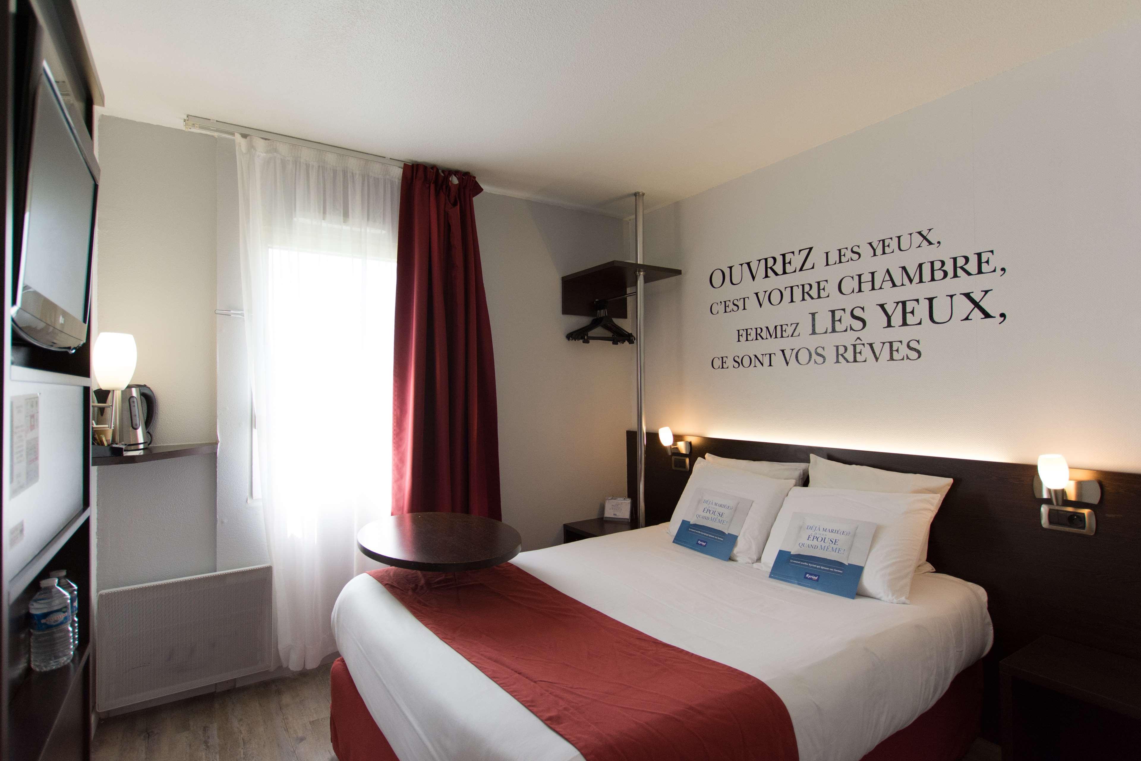 Kyriad Hotel La Flèche Eksteriør billede